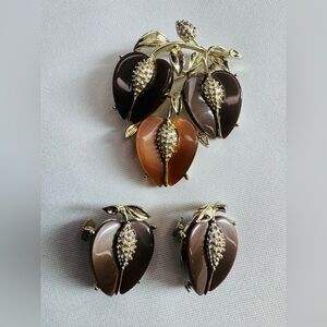 Lisner triple fruit brooch & clip-on earrings set